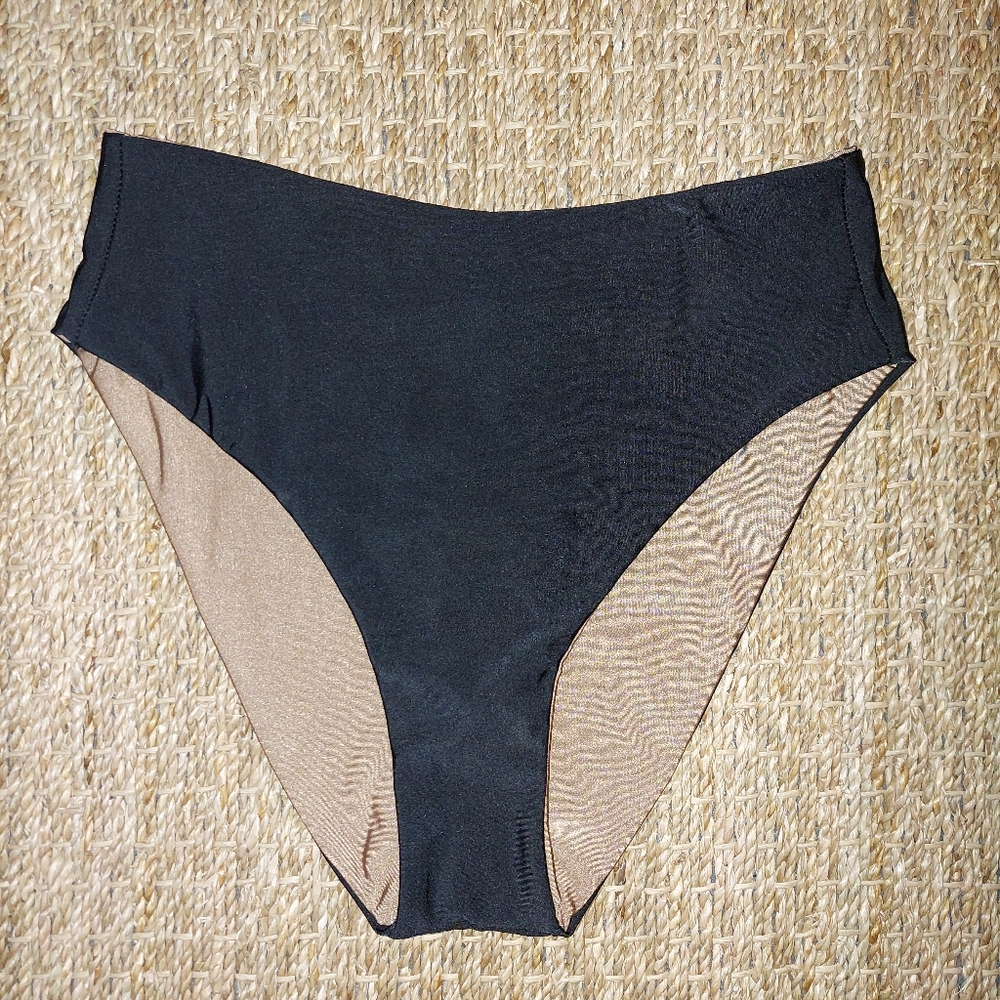 Good American Reversible Compression Bikini - Picture 3 of 11